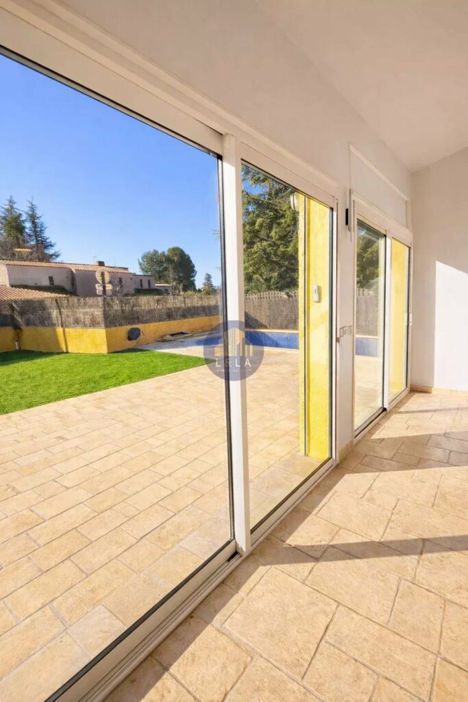 PUYRICARD CENTRE VILLAGE – MAISON FAMILIALE AVEC PISCINE À PIED DES COMMERCES