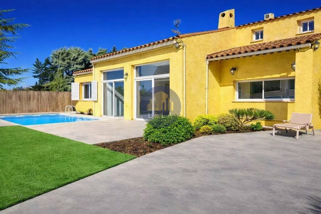 PUYRICARD CENTRE VILLAGE – MAISON FAMILIALE AVEC PISCINE À PIED DES COMMERCES