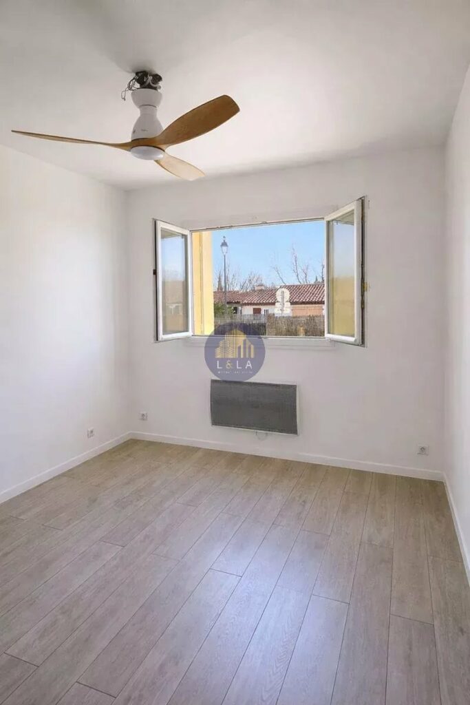 À VENDRE – VILLA MITOYENNE AVEC PISCINE À PUYRICARD