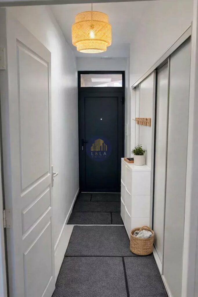 Local Commercial + Studio à Aix-en-Provence