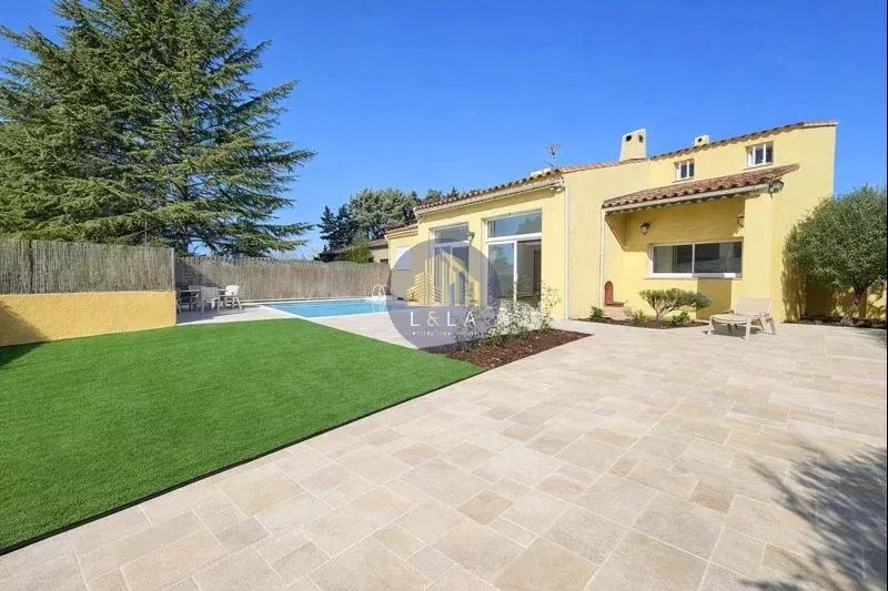 À VENDRE – VILLA MITOYENNE AVEC PISCINE À PUYRICARD