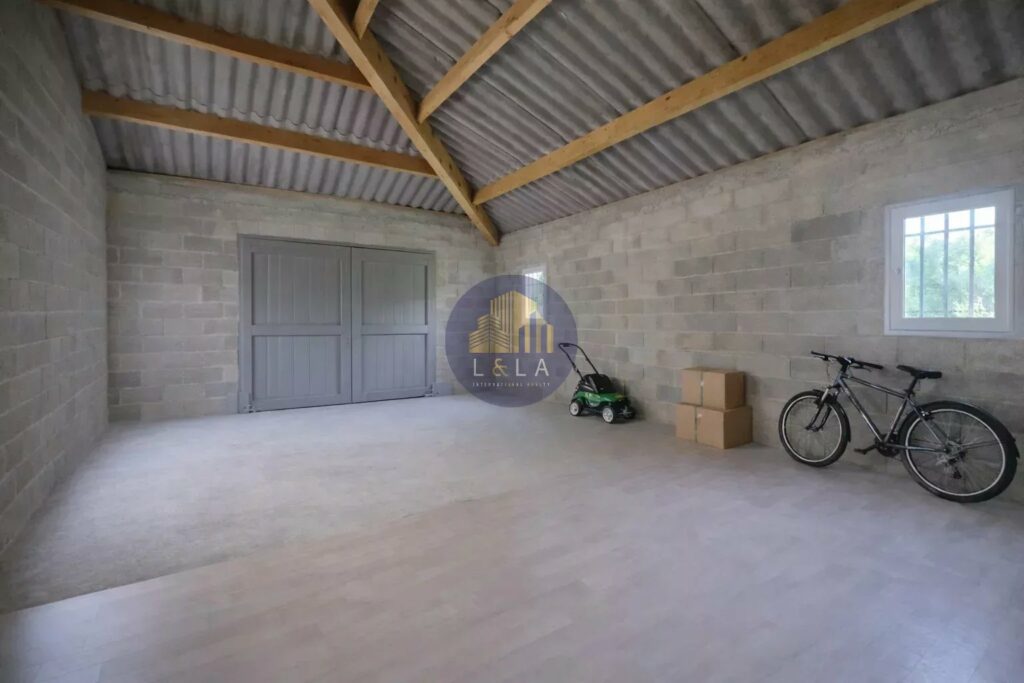 A LOUER – CÉLONY – MAISON FAMILIALE AVEC PISCINE