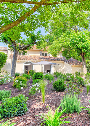 Agence Immobilière Aix-en-Provence | L&LA International Realty | Notre agence 50-52 Cours Sextius13100 Aix-en-Provence